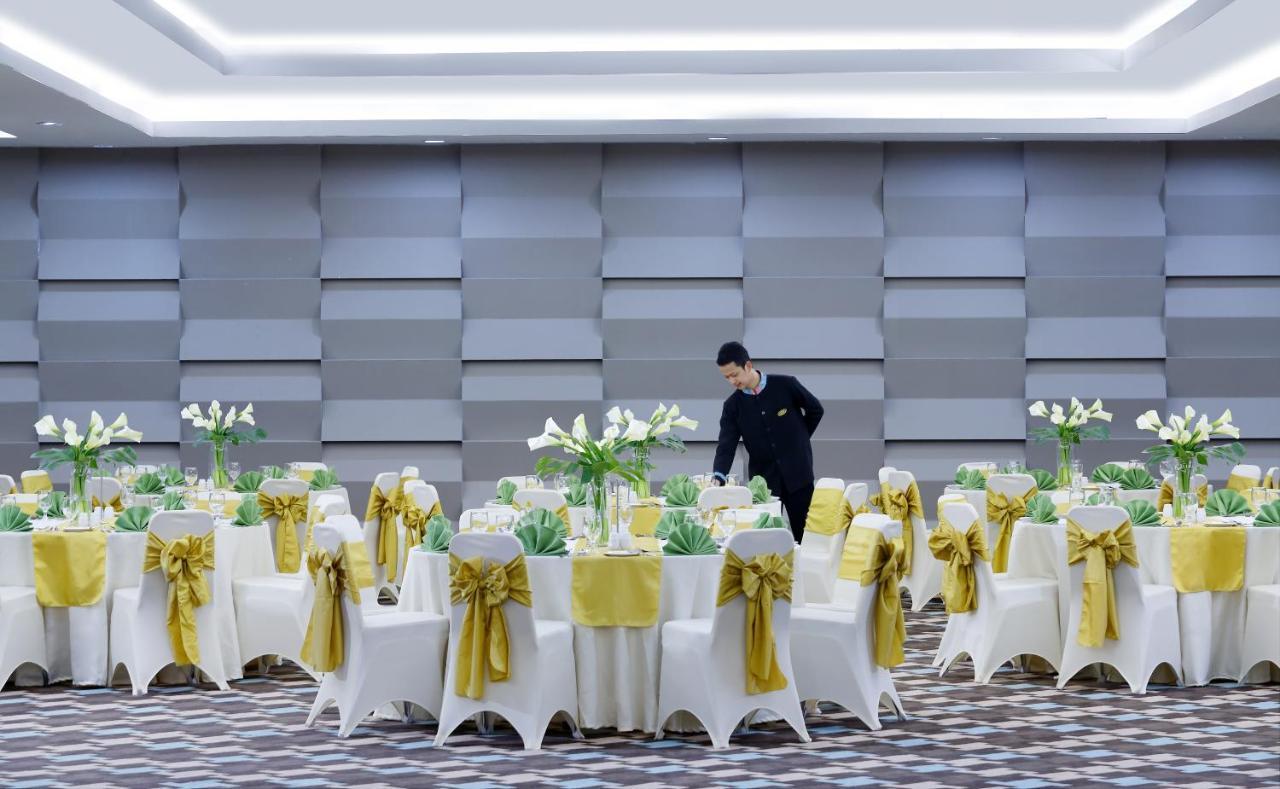 Hotel Santika Kelapa Gading Jakarta Exteriér fotografie